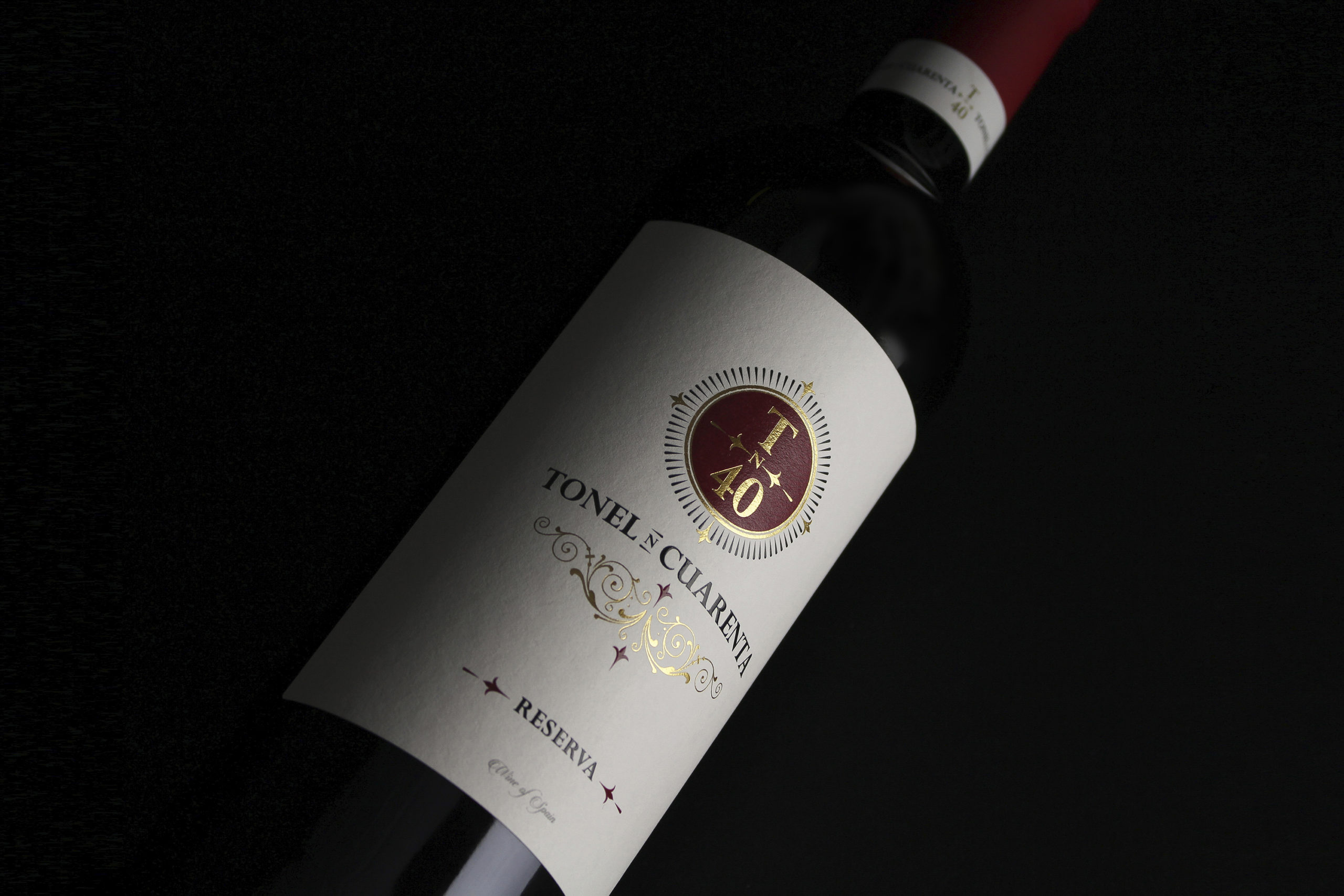 Design wine label tonel cuarenta reserva